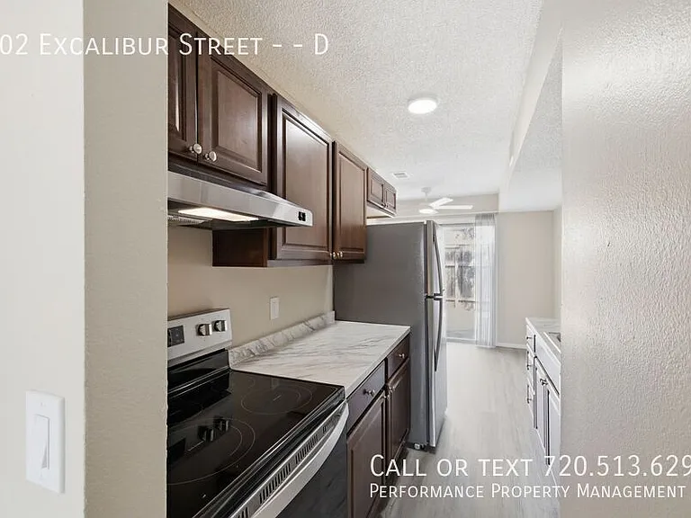 802 Excalibur St #D — Photo 4