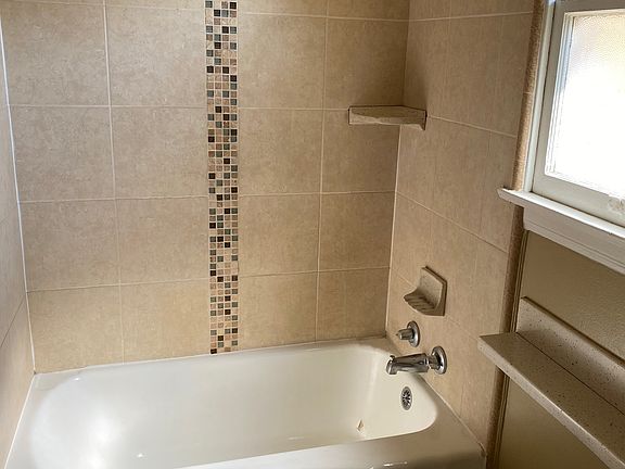 4th image of 1122 Glen Ave