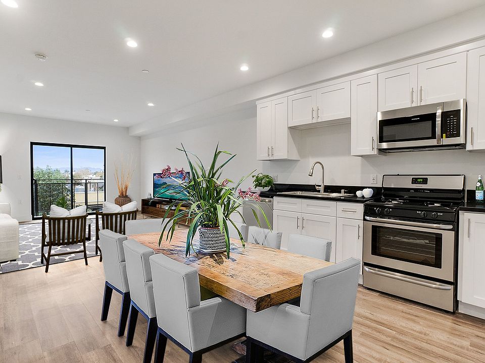 1st image of 15157 W Roscoe Blvd #407