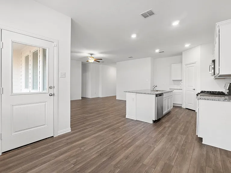 764 Hawthorn St — Photo 11