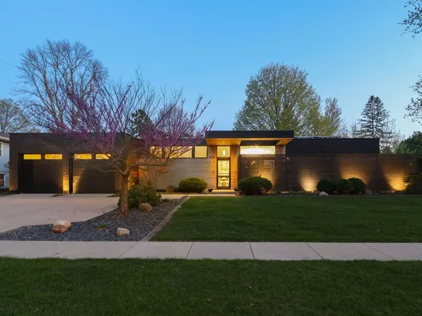 323 Koser Ave, Iowa City, IA 52246