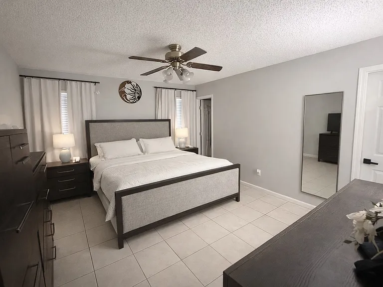 3376 International Village Dr W — Photo 10