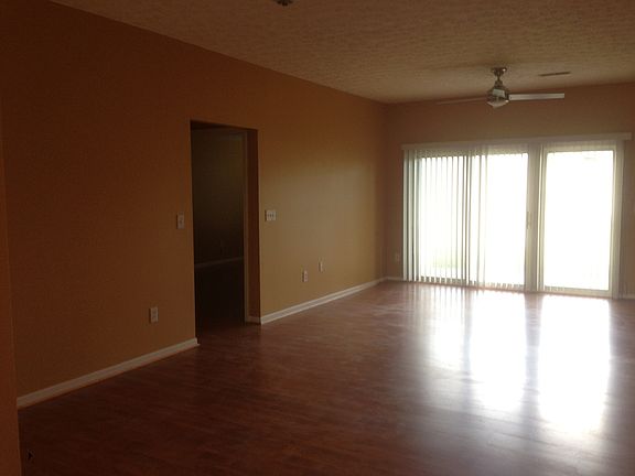 4th image of 4679 Courtyard Dr