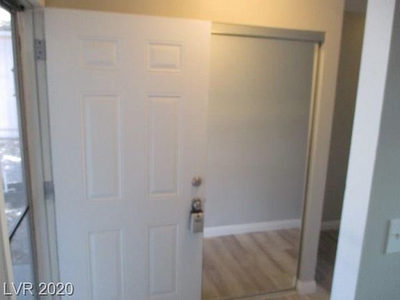3rd image of 521 Grimsby Ave