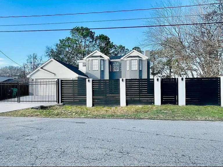 2504 Ferguson Way — Photo 32