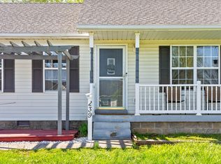 239 Golden Pond Ave, Oak Grove, KY 42262