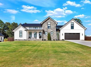 1002 Embassy Dr, Anderson, SC 29625