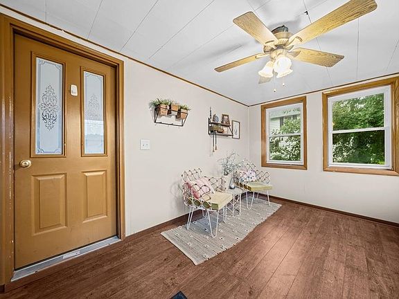 3rd image of 214 N Jackson Ave
