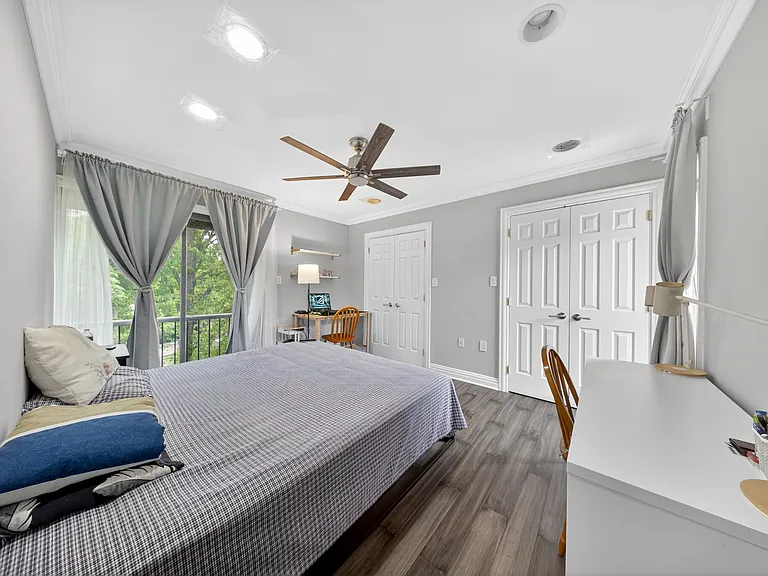 130 S Middle Neck Rd #12 — Photo 15