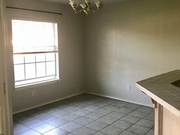 2nd image of 1517 N Chapoto Cir
