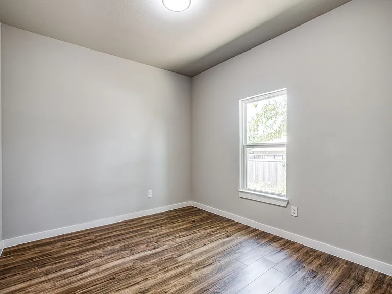 3306 Cedar St — Photo 12