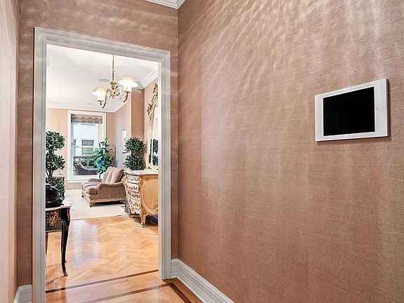 3rd image of 1 Central Park S #506