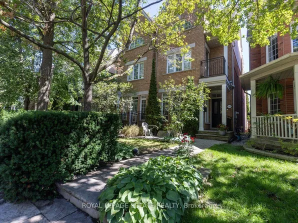 145 Boardwalk Dr, Toronto, ON M4L 3X9