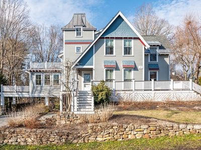 76 Crest Rd, Wellesley, MA, 02482