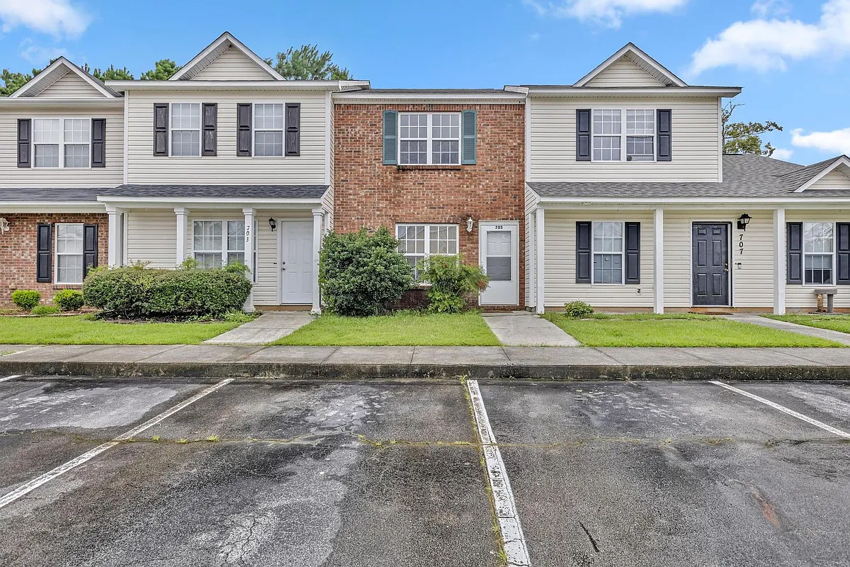 Building Photo - 705 Timberlake Trl