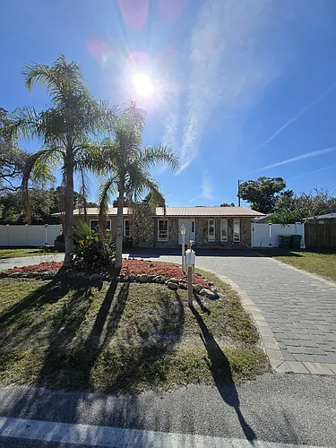 385 Banana Blvd Photo 1