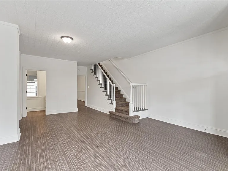 1020 N George St — Photo 7