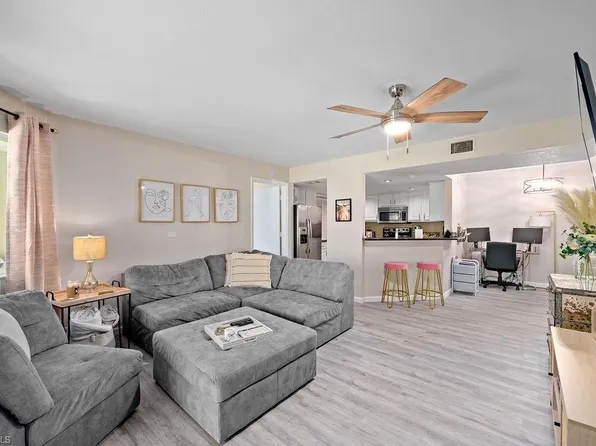 3180 Seasons Way Unit 915, Estero, FL 33928