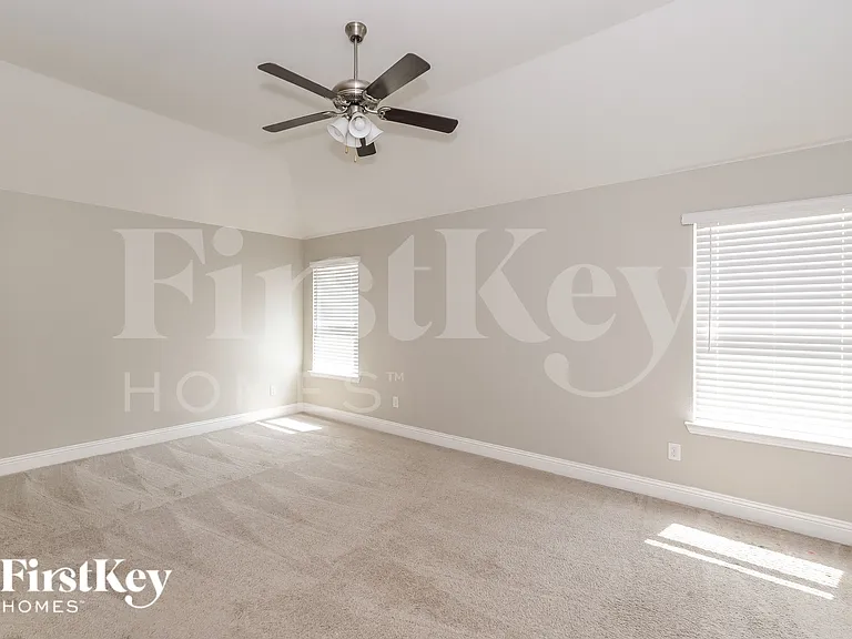 701 Brody Trl — Photo 7