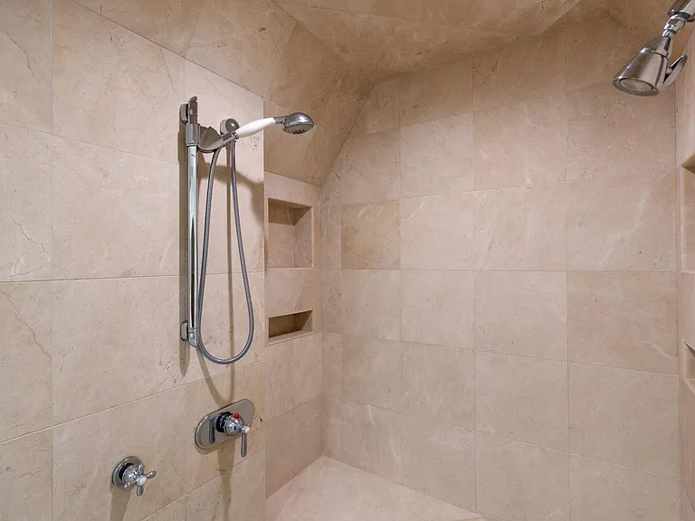 845 Windsor Dr — Photo 46