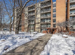 6010 Oakwood Dr APT 3L, Lisle, IL