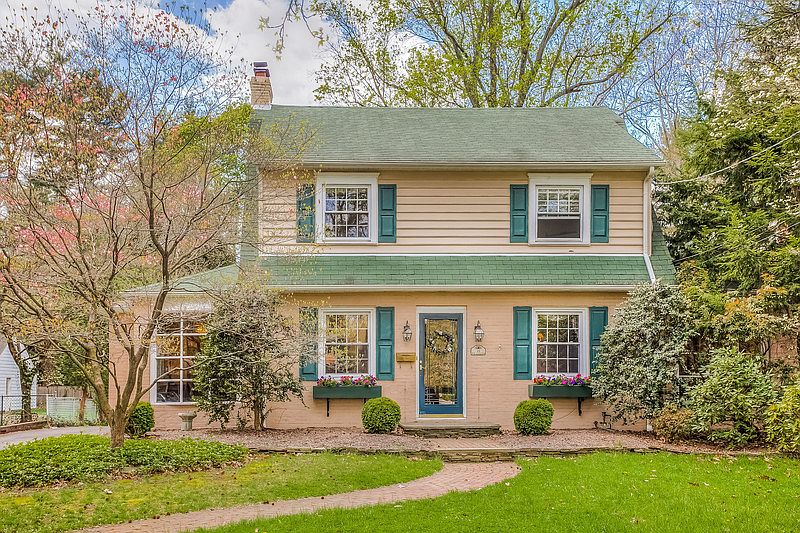 24 N Hinchman Ave Haddonfield NJ
						:
						View from N. Hinchman Ave
