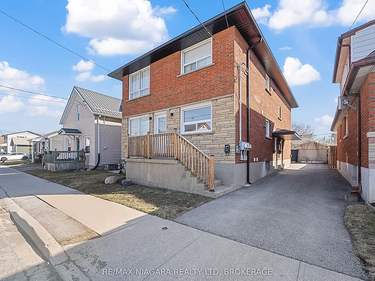 34 Saint George St #BASEMENT — Photo 2