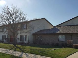 725 Dean Dr APT 2, South Elgin, IL 60177