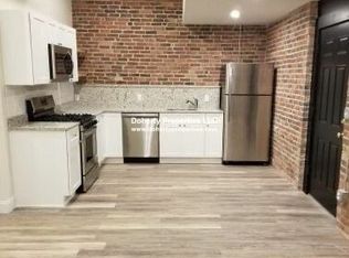 39 Myrtle St, Lowell, MA 01850