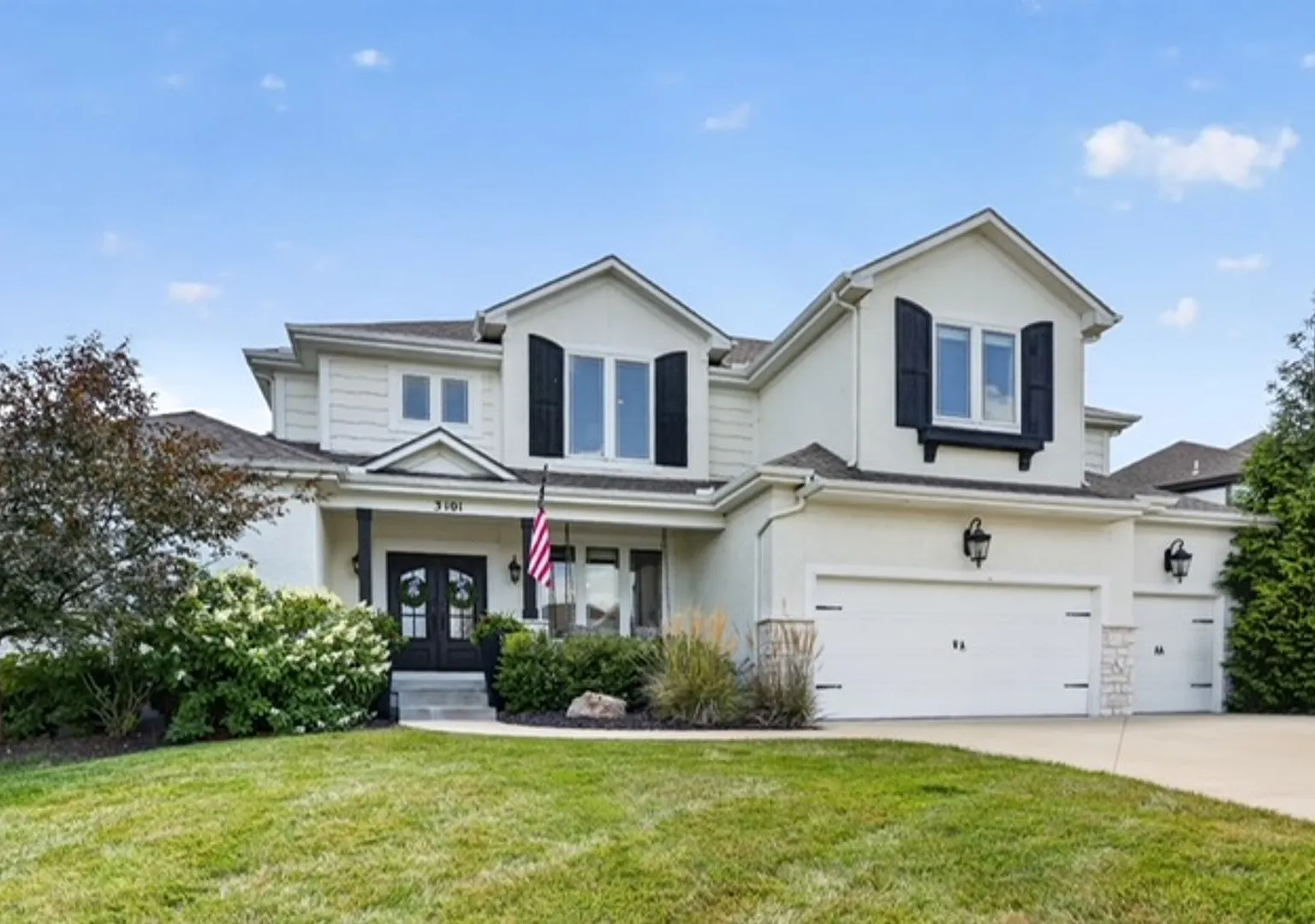 Luxury 5 Bed | 4.5 Bath Home | Flexible Leasing Options: 3+ Month & Long-Term Lease Options | Ful... — Photo 1