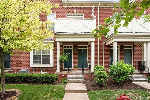 1st image of 1022 Fountain View Cir #1A