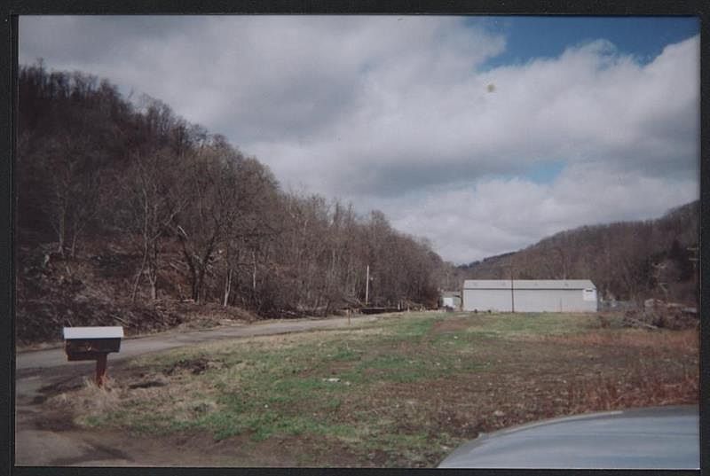 2nd image of 209 Bailies Run Rd