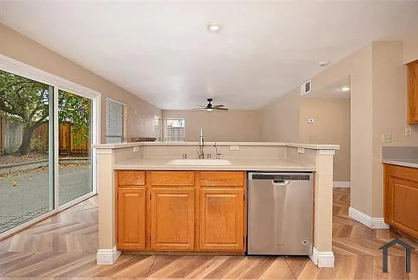 1585 Foxwood Dr — Photo 14