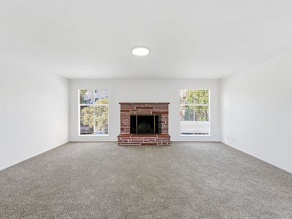 3rd image of 1372 Creekside Dr APT 8