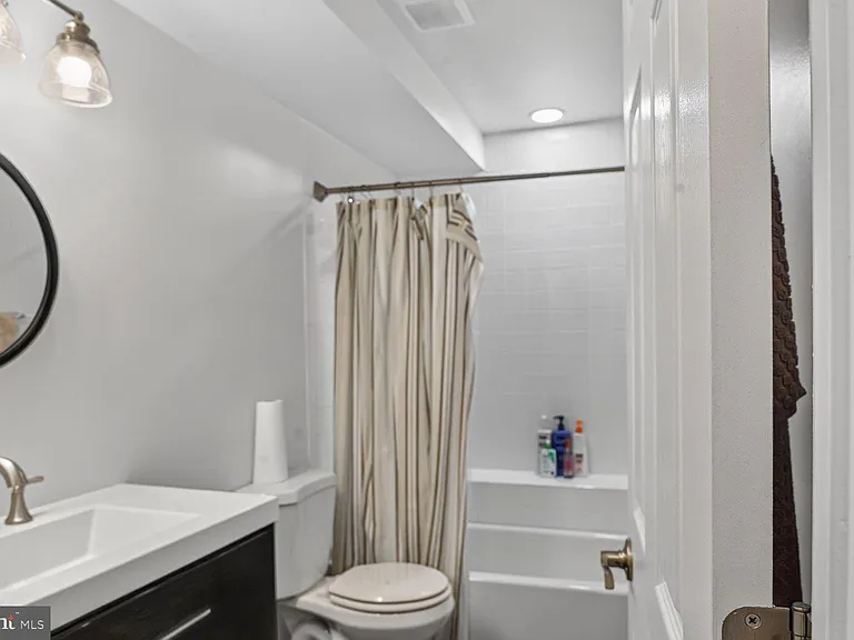 6929 Clearwind Ct #B — Photo 11