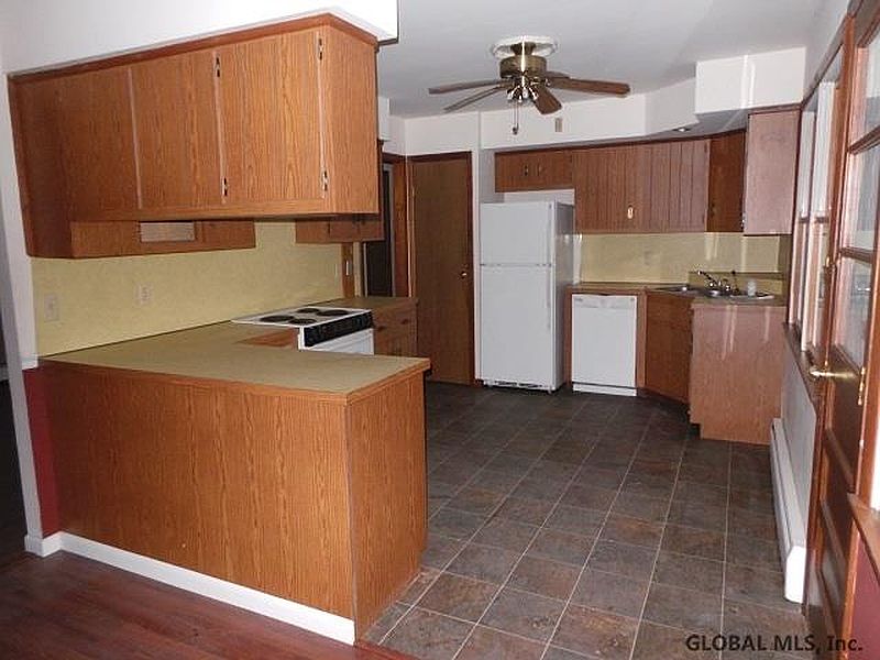 3rd image of 294 3RD AV