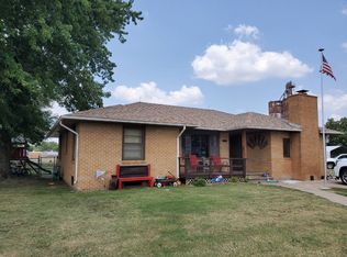 327 S Elm St, Pretty Prairie, KS 67570