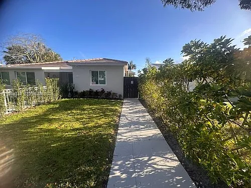 1634 Fletcher St #2 Photo 1