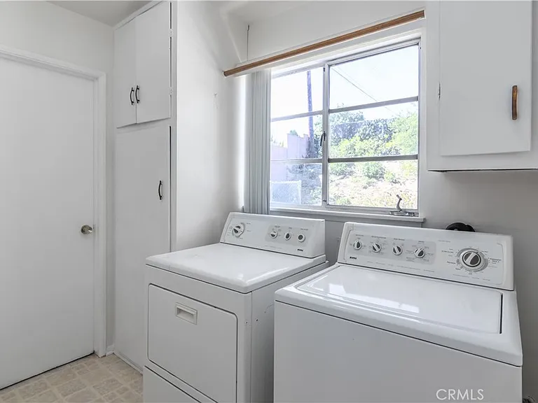 11543 Swinton Ave — Photo 21