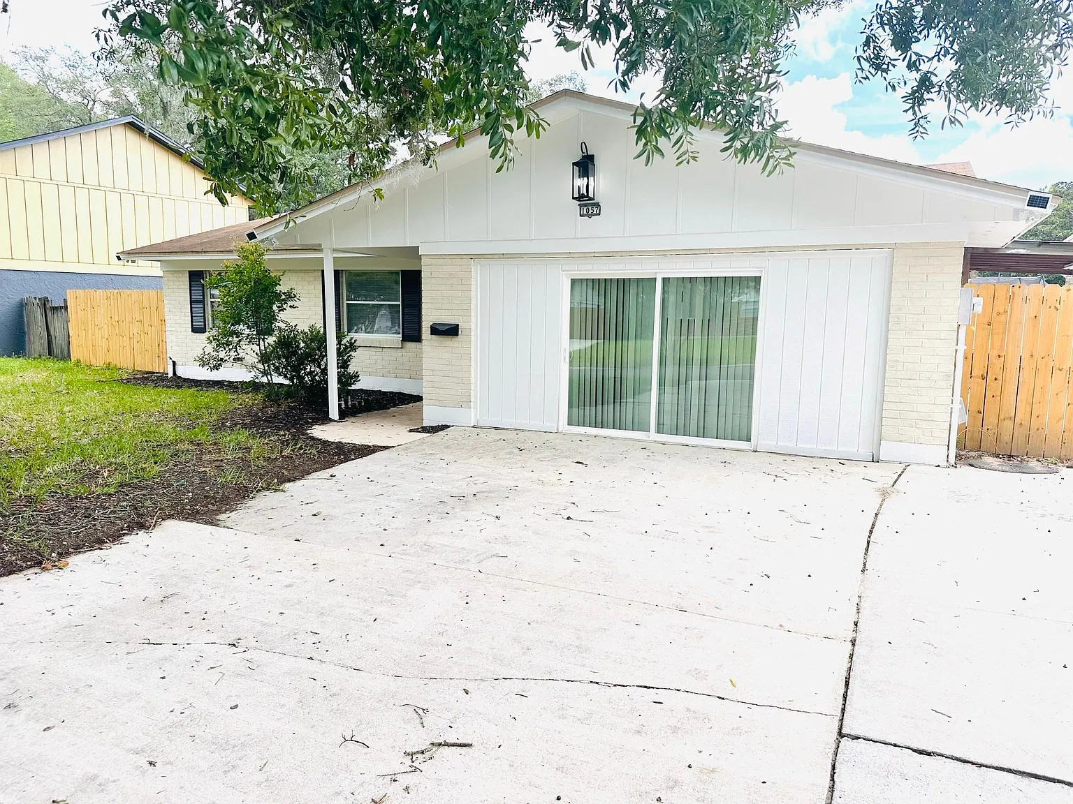 1057 Knoll Cv — Photo 2