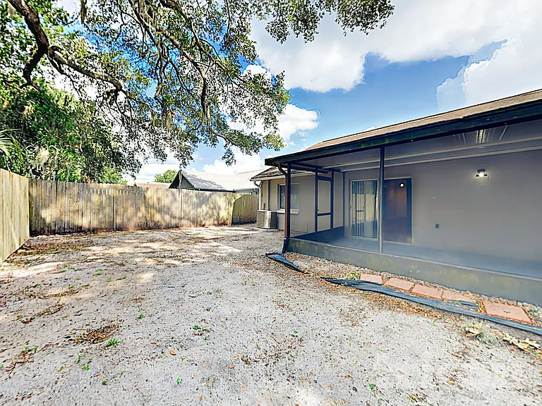 1718 Brandon Trace Ave — Photo 17