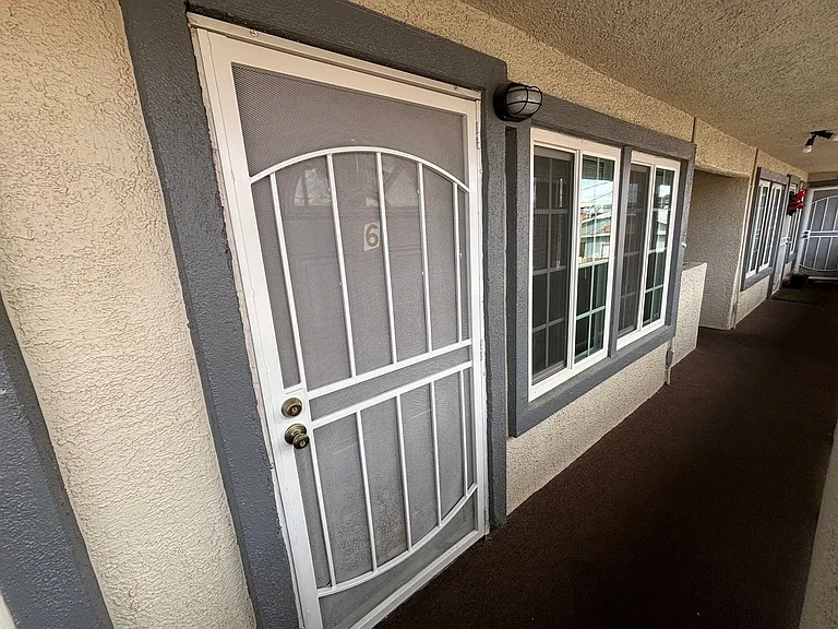 1420 Putnam Ave #6 — Photo 17