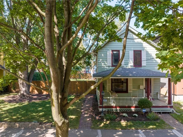 4616 Clinton Ave, Cleveland, OH 44102