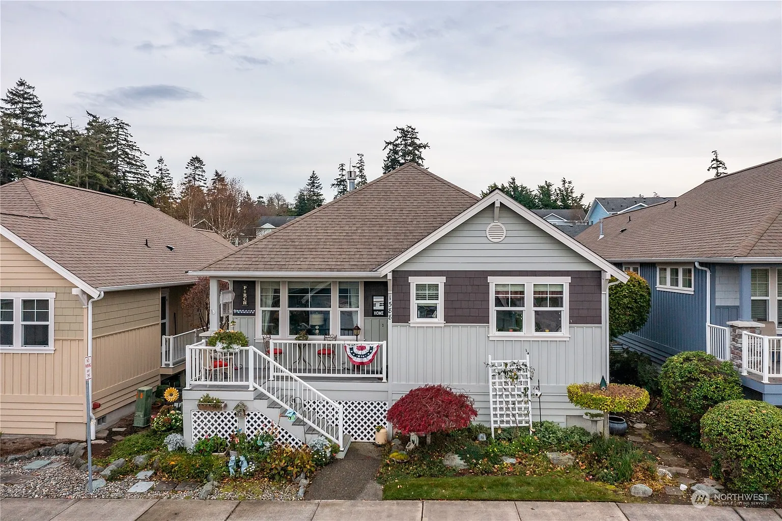 1588 SW Vanguard Street photo 1