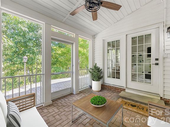 4th image of 14569 Greenpoint Ln
