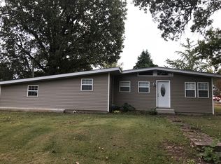225 S One Mile Rd, Dexter, MO 63841
