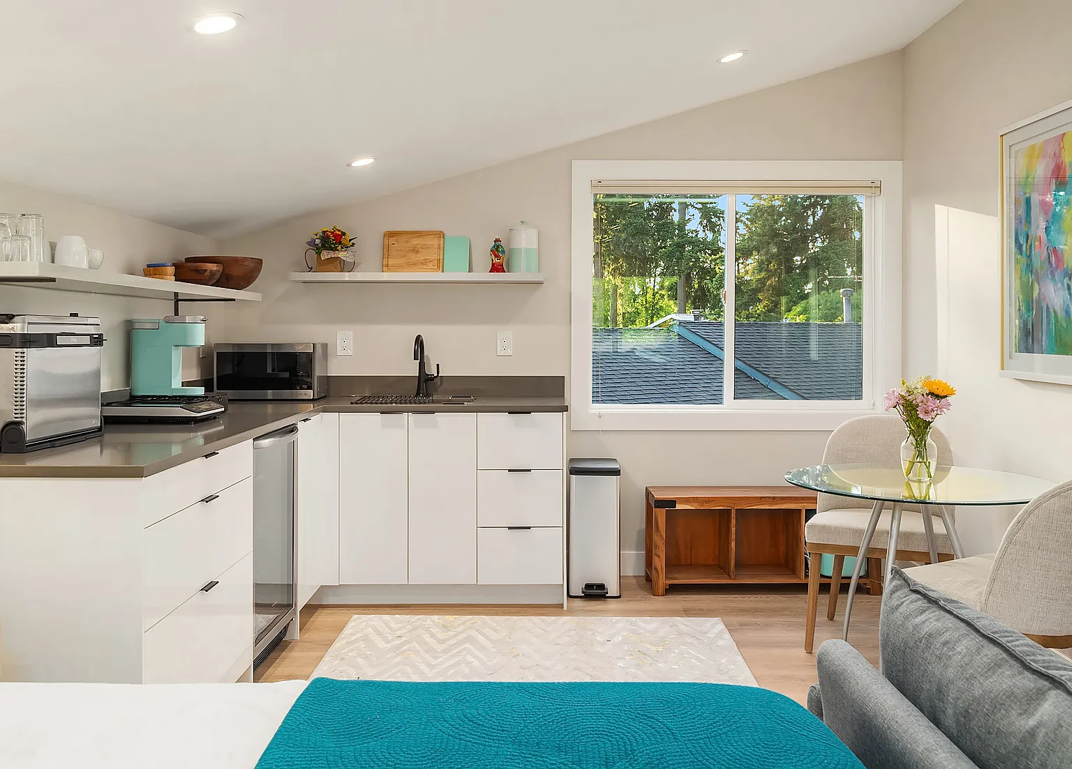 Studio, 450 sqft, $1,800 — Photo 1