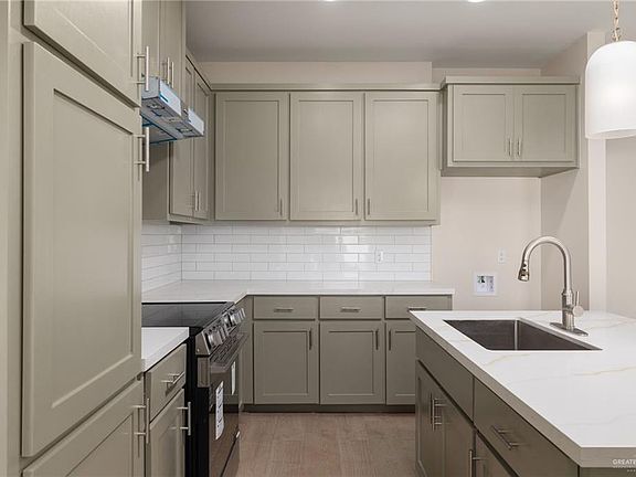 5th image of 1709 Alisson St