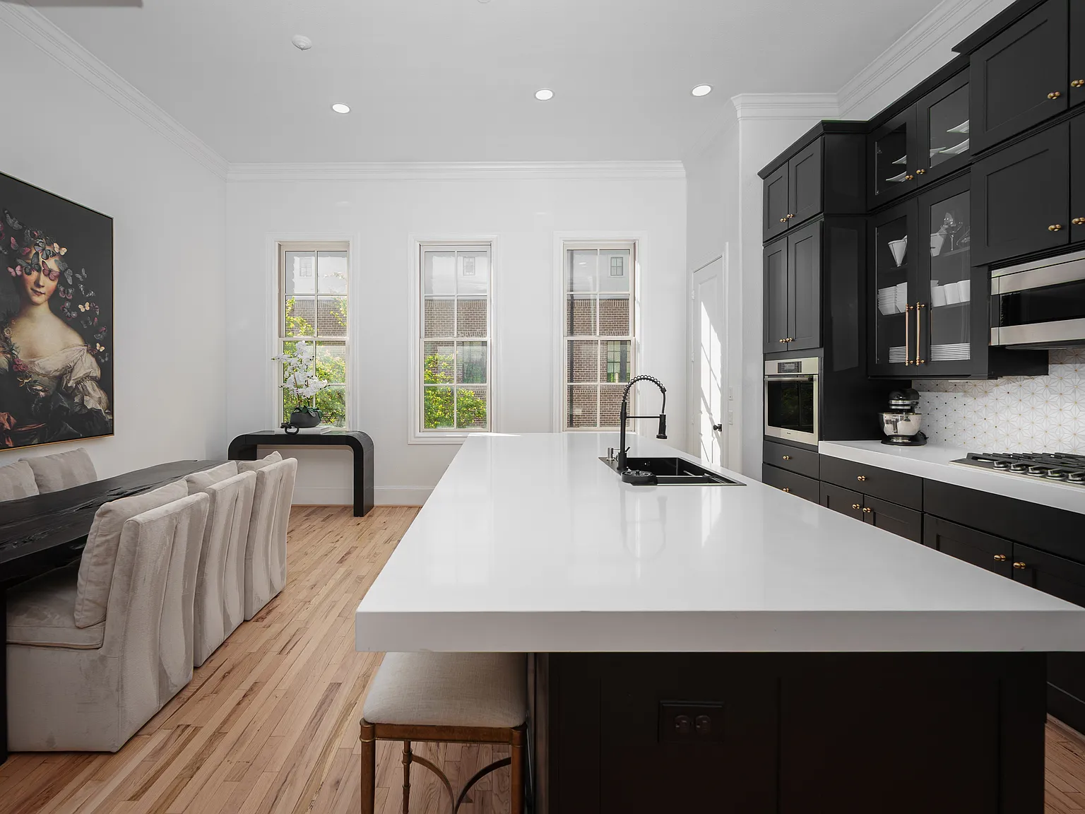 3 bed, 3.5 bath, 2257 sqft, $4,750 — Photo 4