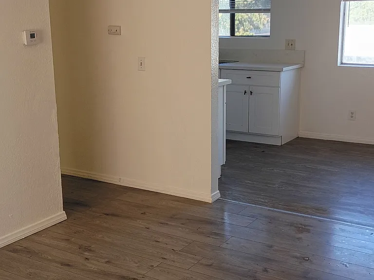 1721 Conejo Dr #10 — Photo 4